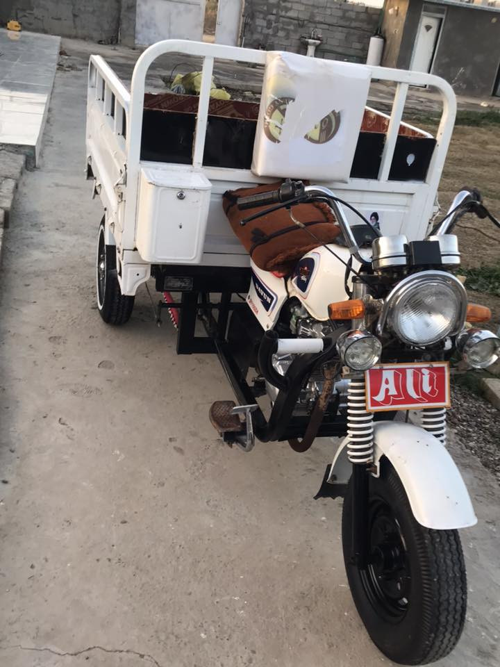 اسلام عليكم متاح للبيع ستوته موديل 2021 نضيفا خير من الله مكينه جديده برغي ما مفتوح بيها كهربائيات شغاله كلها اكسن لطش تواير جدد ستوتا ما عوزها بس باتري 😌 
مكانها ناصريه مركز ***********📞
