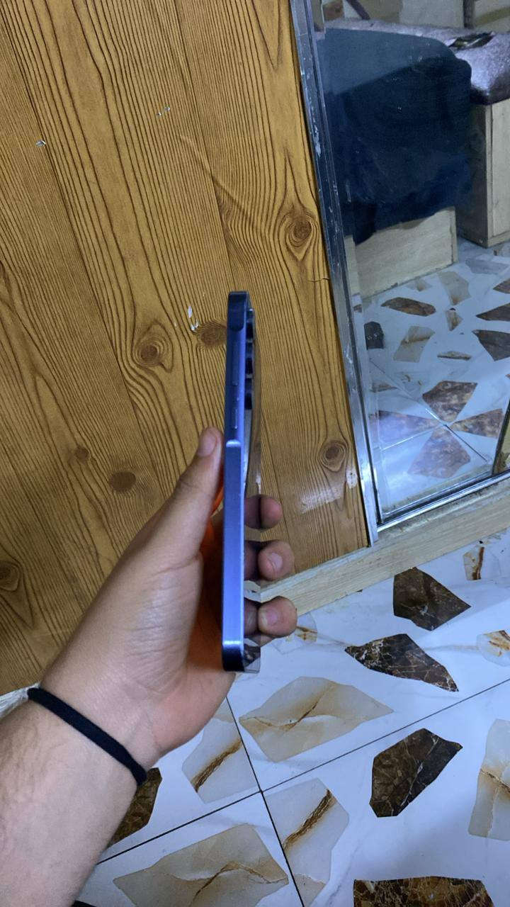 سلام عليكم
A55 5g 
ذاكره 256 
معالج قوي وجهاز قوي 
ببجي 90 فريم بصمه بالشاشه شغاله
كله شغال تجي تفحص ع راحتك لامفتوح ولا مصلح تجي تفحص ع راحتك مابي مشكله سعر جديده ب400 عارضه ب250 وبي مجال
مكانيً بغداد مدينه الصدر يرهم بيع او مراوس ***********
