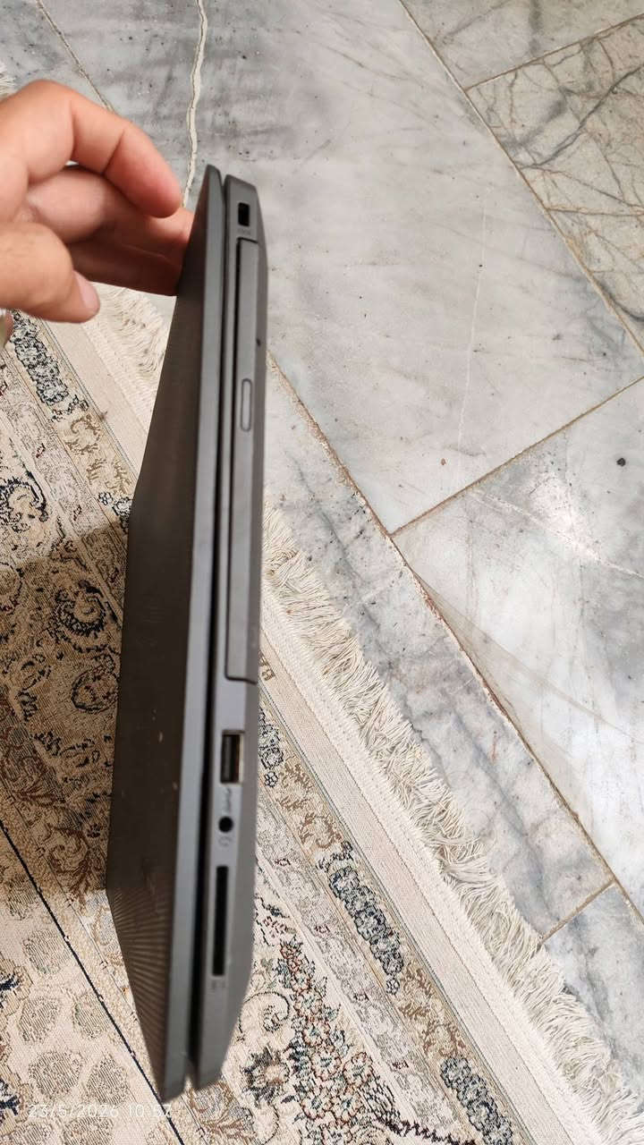 مكلف بالبيع 
💻 Lenovo v130-15ikb لابتوب
🔥 المعالج: Intel Core i3 6006U
⚡ الرام: 4GB 
🚀 التخزين: 512GB HDD
🎮 كارت الشاشة داخلي: 2GB HD G 520
🖥 الشاشة: حجم 15.6 HD
💰 السعر: 250,000 دينار عراقي مع التوصيل
الملحقات (شاحنةوكيبوردusb ضوئي وكابل HDMI)
واتساب ***********
