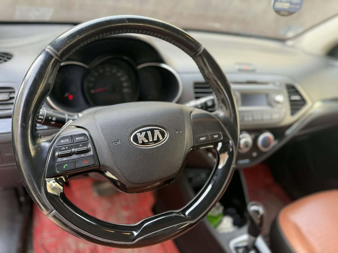 كيه بيكانتو  2016للبيع مكفوله من الضربه والتبديل والصبغ 
فول ماعده البصمه ماشيه 69الف سياره جديده 
مكاني الكريعات ***********
