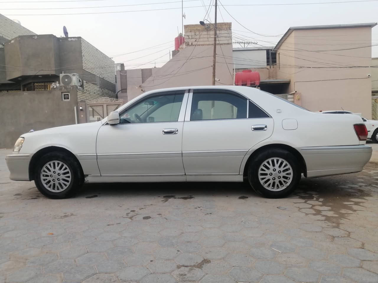 سلام عليكم ملكه مدفوع كمرك باقي على راقم اربع دكم فول عده فتحه جلد تبريد خلفي ثلاجه دبل شاشه ستيران كهرباء دمام خلفي برده شاصي ٧٥ في فتي اي السعر ١٠٧         ***********
