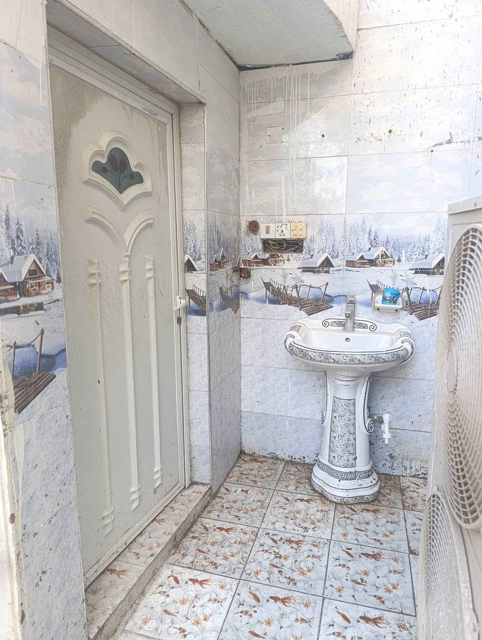 سلام عليكم بيت البيع في البصره شط العرب صالحيه بيت طابو زراعي سند 25 بيت طابقين الستفسار والتصال على رقم ***********
