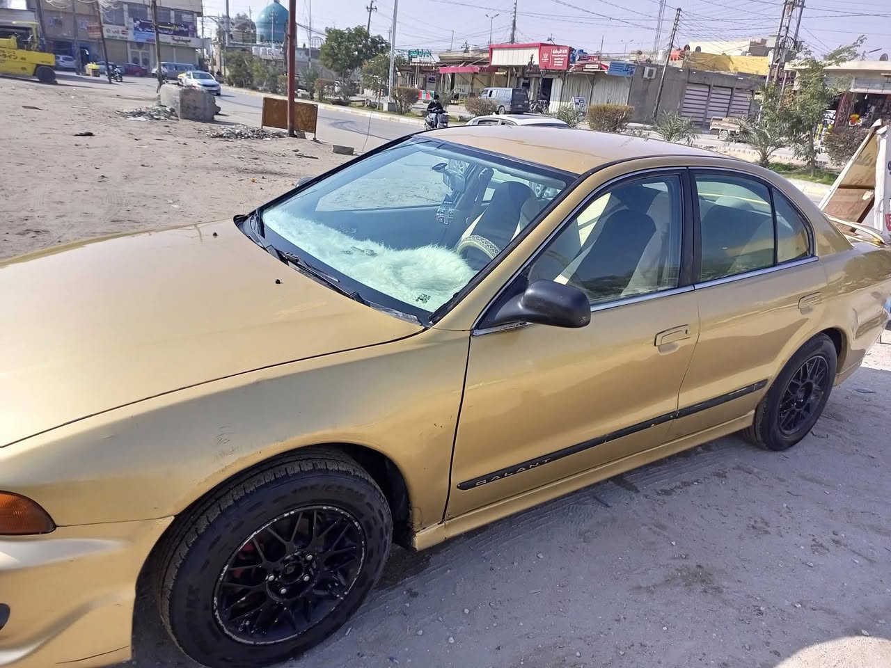 السلام عليكم سيارة مستيبوشي كلنت 2001وارد امريكي مصبوغة عام السعر 28ورقة قفل🔒محورة 
كير ومكينة كورلة خير من الله لا تنقيص ولا تبخير رقم السيارة قادسية انكليزي  جديد تحويل ثاني السيارة  بسمنة ما مطلوبة اي غرامات مصفرة  التفاصيل اكثر اتصل على الرقم وعلى النت متواجد ***********....***********
مكان السيارة كربلاء
