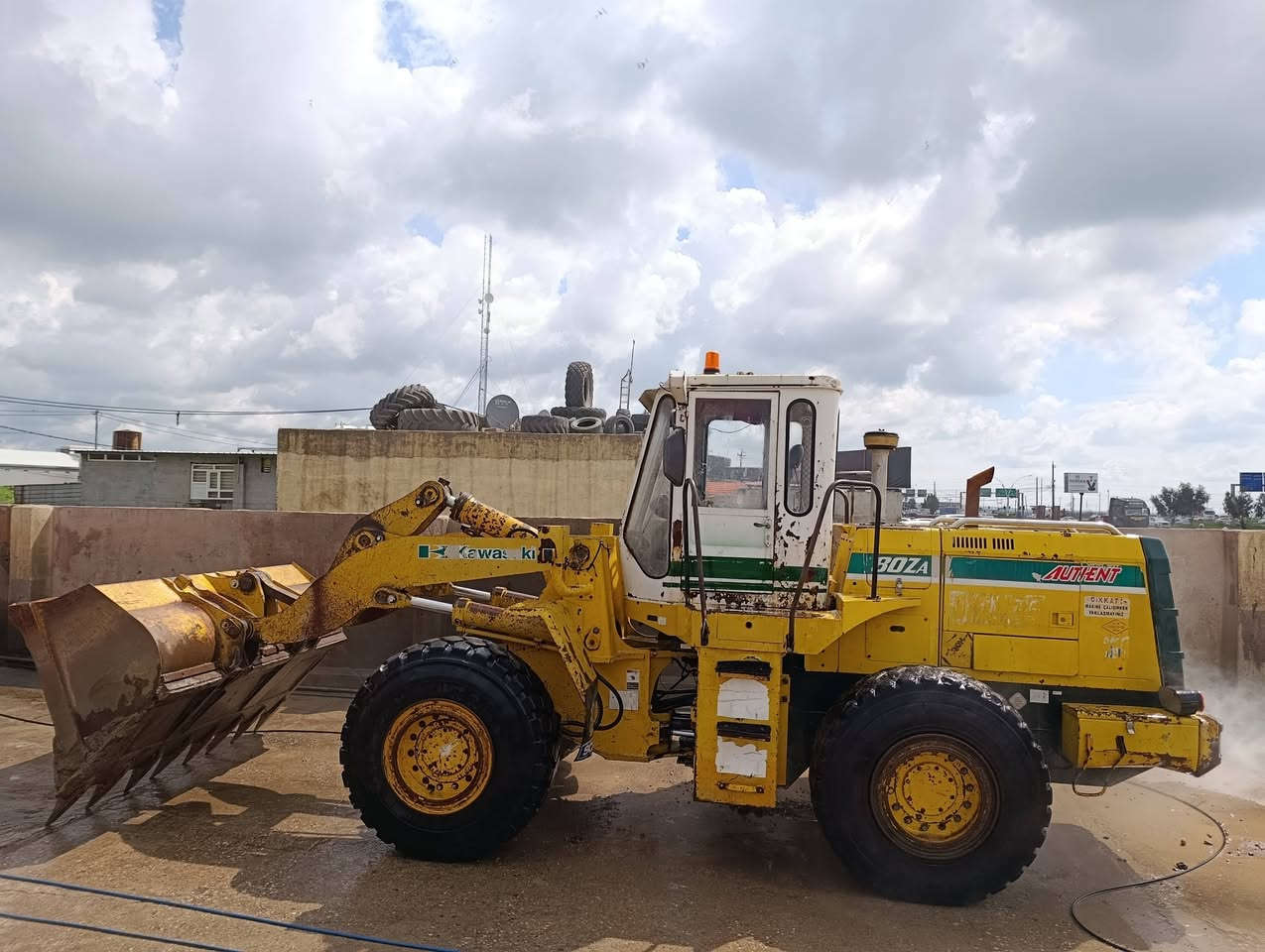 البیع شغل کاوسکی وارد یابانی حجم 80 مودیل 1997 کیر محرك بمات کلبشی بشرت  شفل جوە شغل مابی صبغ ***********
