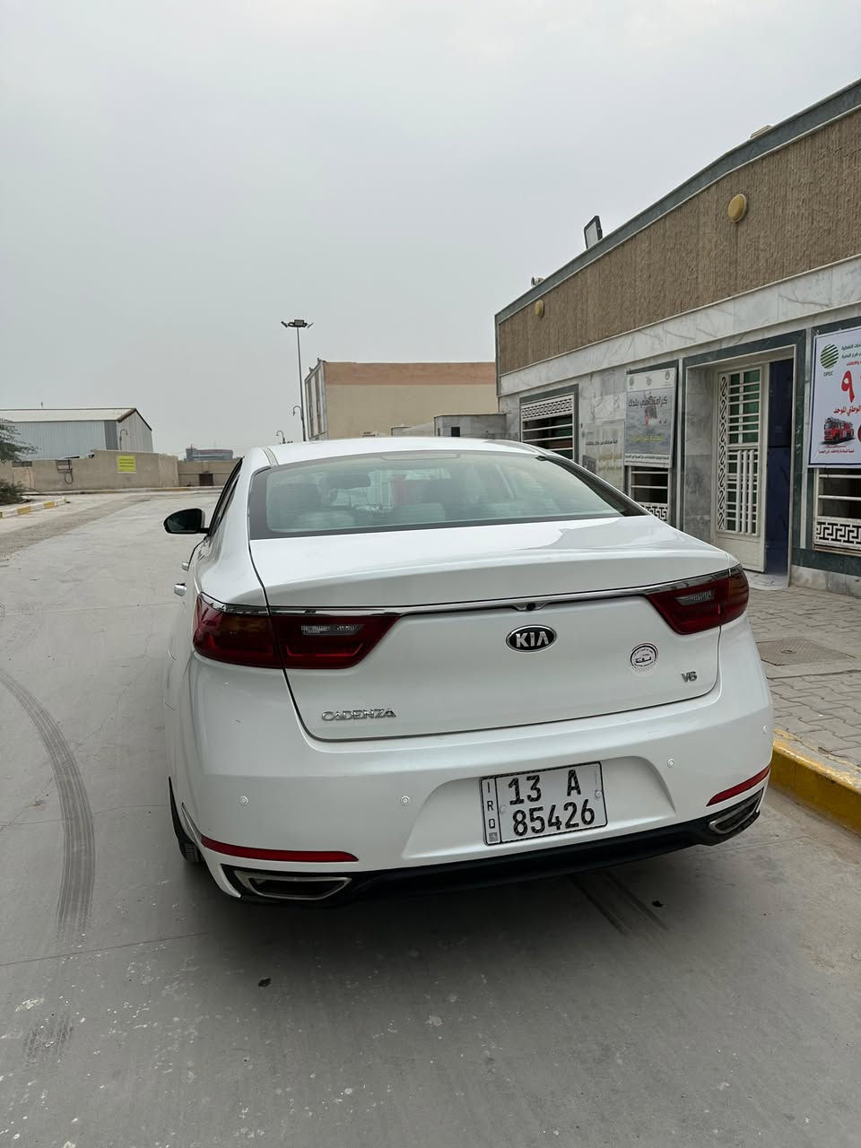 كيا كادنزا خليجي  موديل ١٨  ٦سلندر ٣٥٠٠ السيارة بيها ربع البنيد صبغ فقط وبيها اماكن بارد ولاقطرة معجون ولامبدل بيها اي قطعة السياره جديده واستخدام شخصي رقم ميسان تريد وكاله او تحويل ماكو مشكله وللاستفسار الاتصال على الرقم التال السعر 173ورقه وبيه مجال بسيط
مكاني البصرة***********
