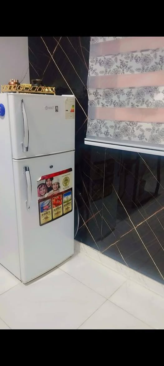 السلام وعليكم
ثلاجه لبيع حجم 14 قدم 
مكاني بصره ابي الخصيب 
سعرها 250 الف وبيه مجال ثلاجه جديده
***********
