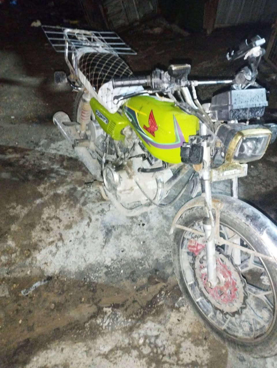 #الجميع
سلام عليكم دراجه خمسه كير
موديل٢٠٢٤اواق سكنر ابيع كوم حديد مكاني كربلاء الجاير رقمي *********** السعر٣٢٥وبيه مجال ادخن او بيه صوت بل مكينه ابيع هلموجود
