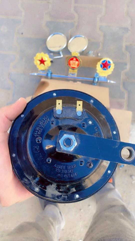 السلام عليكم 
اخوان هورن ايراني اصلي احسن نوعيه شرط الدكه بعده ما مشدود بكارتونته وبي ضمان انطيك وياهه مسطره اصليه تقريب 40 سانتمتر 
مري دائريه تجاري باغه مو اصليات المري 
الشراي يعرف سعرهن يتصل ***********
