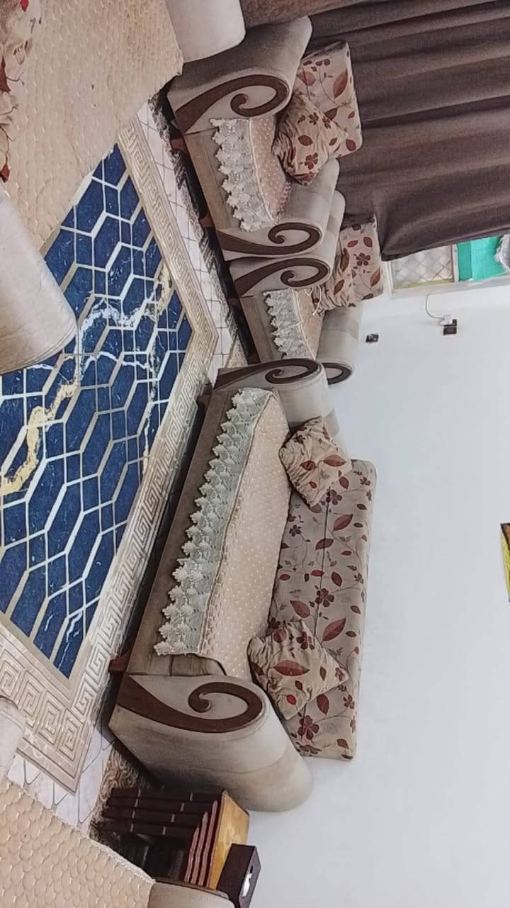 للبيع تخم قنفات 10 مقاعد
✔️ خشب أصلي متين
✔️ بحالة جيدة

📍 العنوان: بغداد – تقاطع الدرويش – حي التراث

📞 للاستفسار: ***********
