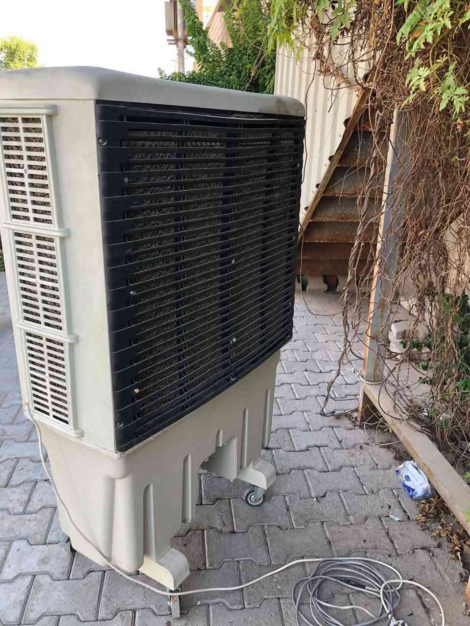 السلام عليكم

بيع مستعجل

مبرده استخدام قليل جدا نظيفة شرط الفحص
الحجم الكبير بدنها ثقيل (النوع الأصلي)
السعر ٢٥٠ الف
***********
