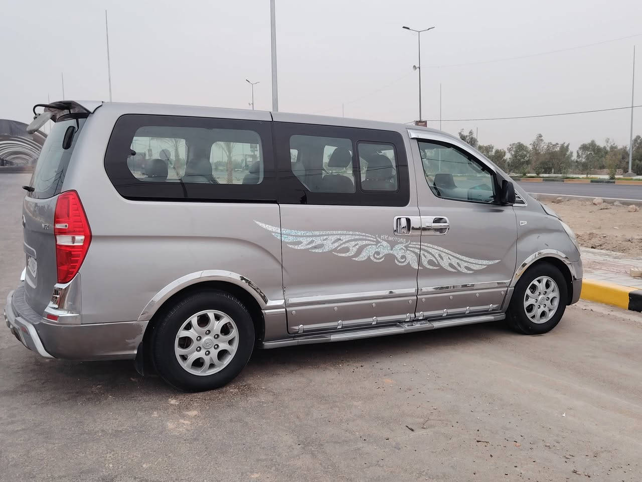 ستاركس 2016 مجول بلادي
اصل ١٦
رقم بغداد انكلي بسمي شخصيا
بيها خط مصفئ كربلاء
بيها صبغ قطعتين كوريا 
***********
