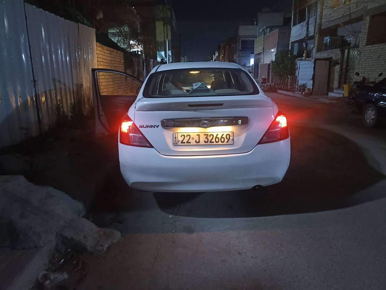 نيسان سني 2013 هندي بليته الزركه رقم اربيل بس عربي سنويه 2030 هزه جديده تحويل أو وكاله بيه قطعه وحده صبغ جاملغ خلفي باقي السياره بيها اماكن بارد وبعض الشخوط كير مكينه كله تمام تبريد مجمده سياره جاهزه من كلشي كير AT المرغوب السعر 77 وبيه مجال العنوان بغداد الجزيره السياحيه رقم ***********
