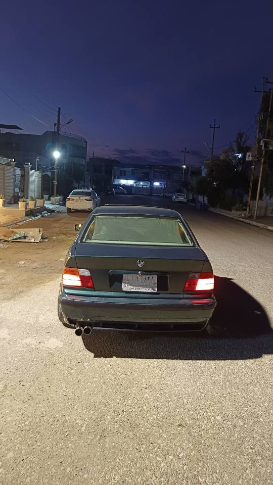 *********** للبيع بي ام E36 موديل 1992 رقم كركوك سنوية عاج منتهي بسمي شرط التحويل و الوكالة صبغ جمالية شرط الفحص مكان السيارة كركوك محرك 6 فانوس 
* كير محرك بشرط 
* صدر كامل جديد 
* كهربائيات كيجات كله شغال 
* ويل كروم m 
* دعاميات m 
* ترايش m 
* تخم تايرات جديد 
* غرفة نظيفة وضع الشركة 
سيارة ناعم كلش و بدون نقص احلى من الصور شبابية فول سعرها 50 بيها مجال بسيط كركوك, العراق
