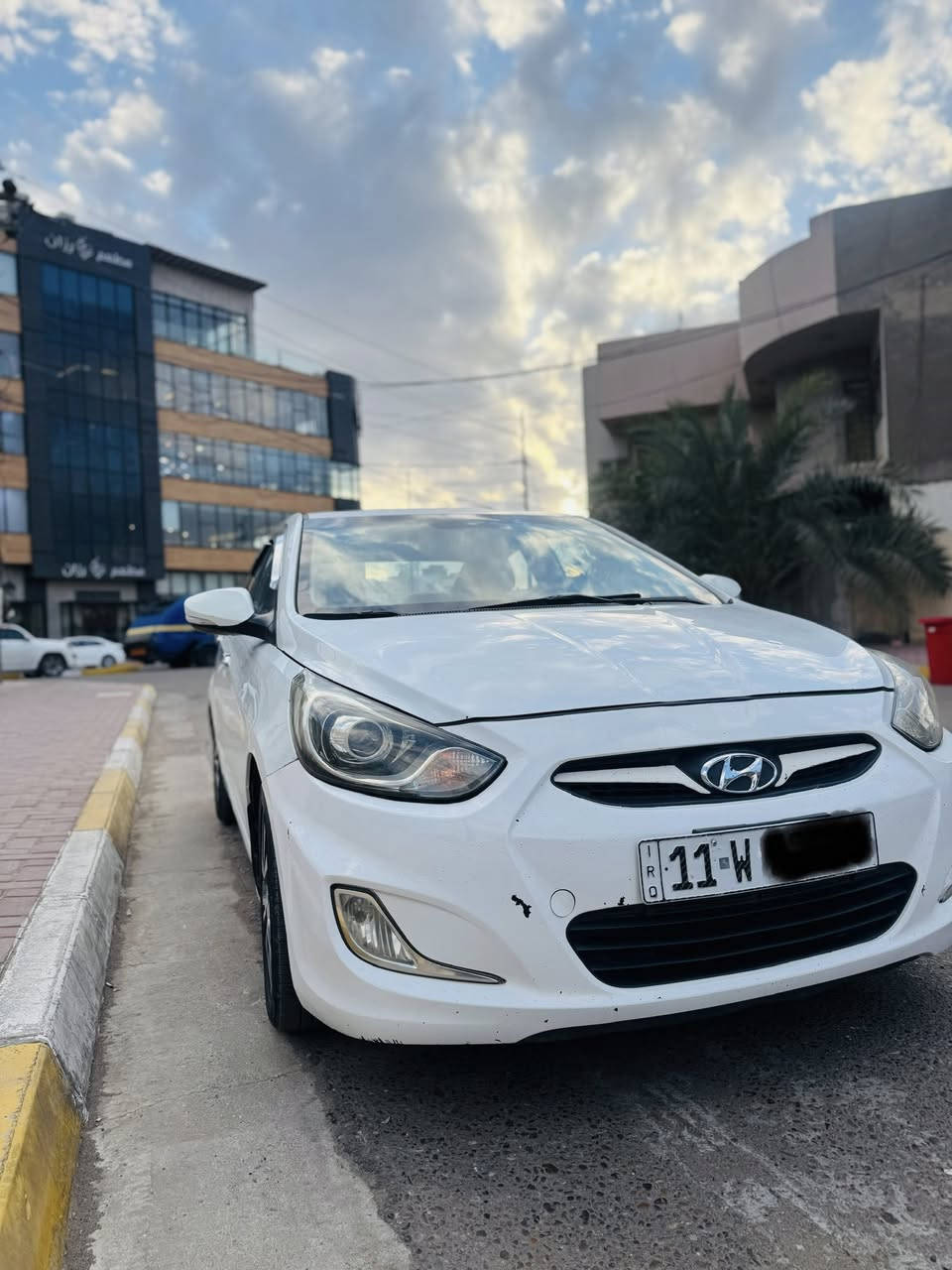 سلام عليكم 
اكسنت موديل 2015 خليجي
فول موصفات فتحه تحكم ستيرن شاشه كامره 
رقم بغداد دولي مشروع وطني 
سياره كفاله لا صبغ لاتبديل 
محركً1600قطرتين 
سياره جاهزه ومال جناي كل نقص مابيه 
السعر ١١٤ وبيه مجال للشراي 
اي ستفسار اكثر اتصل ***********
#مكان سياره كربلاء
