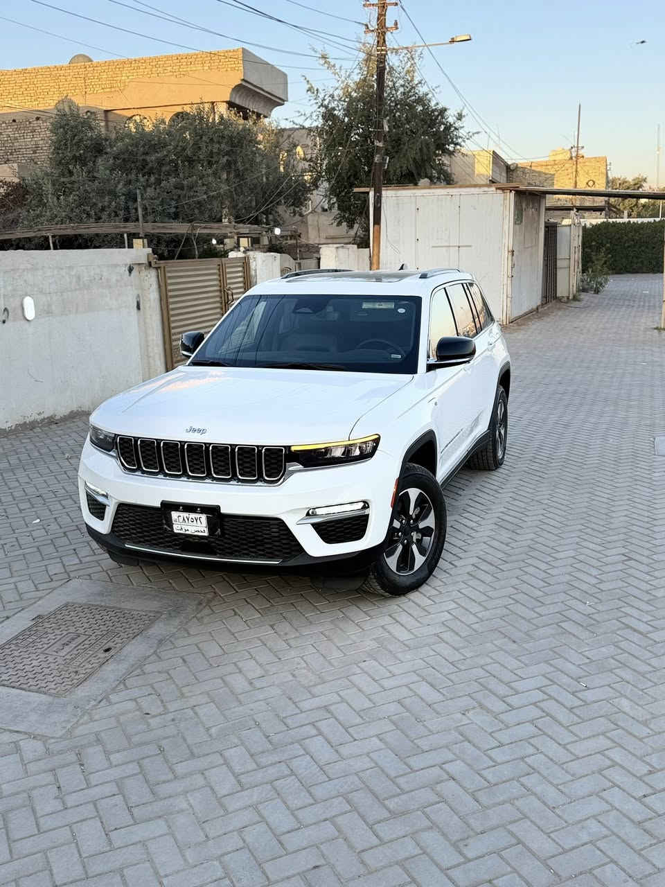 السلام عليكم جيب كراند شيروكي 4XE 2024 وارد امريكي
           

‏Jeep Grand Cherokee 4Xe 2024 2.0L

         حجم المكينه : 2000  تيربو + هايبرد + بلك ان 

المسافة المقطوعة : 30 الف ميل

حادث السياره : باب خلفيه معدله و مصبوغه الوره السكن
                         

          حالة الايرباك : سليمه بدون ايرباك

#مواصفاتها

1.بصمه

2.ستيرن تدفئه

3. تشغيل عن بعد

4.دمام خلفي

5.كشنات جلد

6.كشن السايق ميمري

7.كشنات كهرباء

8.صندوك كهرباء

9.حساسات خلفيه

10. قطع تبريد 

11.اشاير بالمري

12.رادار امامي

13.رادارات 360

14.ثلاث وضعيات قياده

15. بنوراما فتحتين

16. كير ماوس

17. نظام منحدرات

18. هيترات بالكشنات 

19.ويل كب كروم

20.لايتات لد

21.بكلايت لد

22.كشافات

23.بصمة ابواب

تستلم مرقم و جاهز بسم المشتري مباشر

#السعر : 325$ و بيه مجال 

تفاصيل اكثر هذا ☎️رقمي ***********تحياتي 

مكاني بغداد الزعفرانيه
