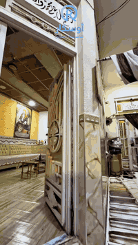 إعــلان رقــم 61

بيت للبيع – القبلة / حي القائم
قريب جداً من شارع القبلة الرئيسي (يبعد بيت واحد فقط عن الشارع)

المساحة: 130 متر
الواجهة: 9 متر

المكونات:

🔹 الطابق الأرضي:
• غرفتين منام
• صالة
• استقبال
• مطبخ
• مجموعة صحيات

🔹 الطابق الثاني:
• شقة أولى: غرفة + صالة + مطبخ + صحيات
• شقة ثانية: غرفة + مطبخ + حمام
• ⁠السعر 210 وقابل للتفاوض

🏢 مكتب أوسكار للاستثمار العقاري للتواصل أو الاستفسار يمكنكم الوصول إلى جميع أرقامنا وروابط صفحاتنا على مواقع التواصل الاجتماعي من خلال الرابط أدناه 👇 🔗 https://lnk.bio/realestateoscar 

عقارات اوسكار : القبلة حي الجامعة - شارع مستشفى الطفل/ مجاور مجمع الجامعة للالبسة الرجالية 

*********** — ***********
