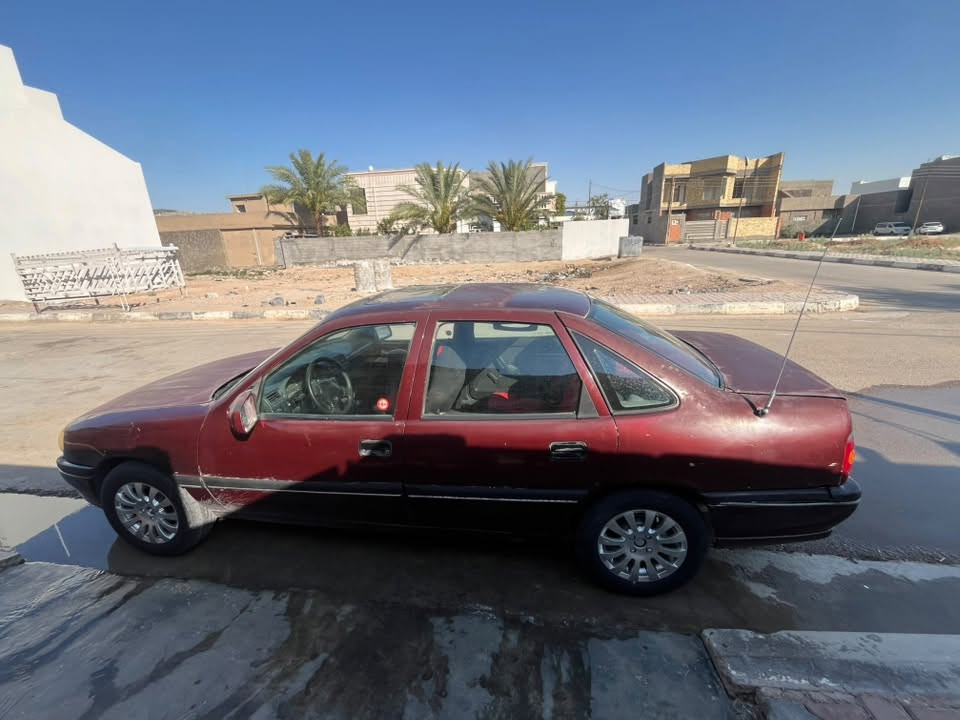 سلام عليكم من رخصت الدمن فكتره موديل 1989حلوه سياره مكانهة الخالديه سعر25 غير متواجد فيس بس عل رقم ‭***********‬
