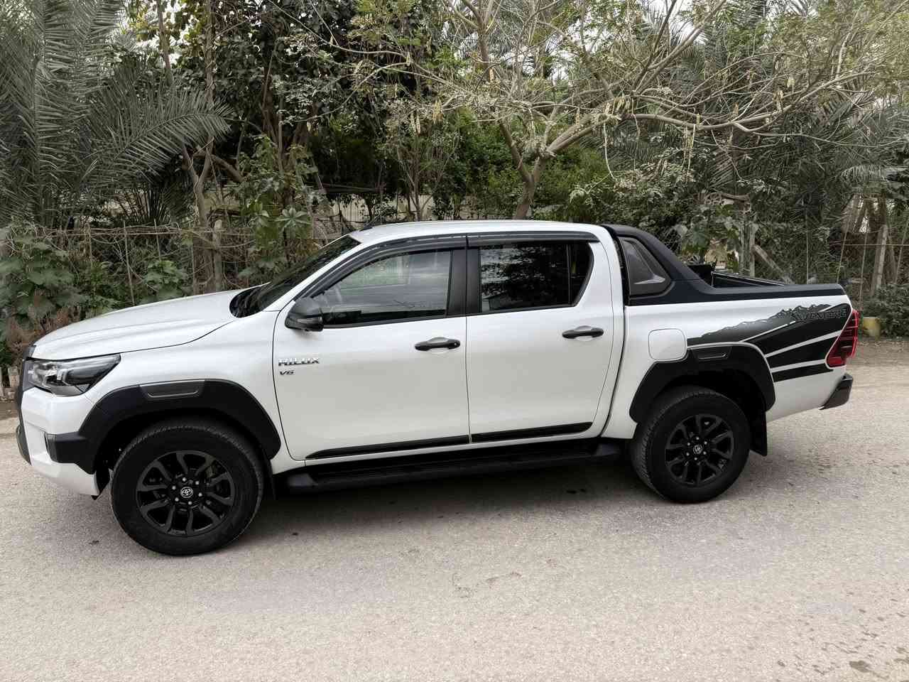 تويوتا هايلوكس ادفنجر 2024
فول فول مواصفات 6 سلندر فورويل        
ماشيه 38الف
رقم اربيل تحويل ثاني يوم
السياره مكفوله كفاله عامه كير محرك بشرط برغي ما مفتوح
سته سلندر V6 فور ويل 
المواصفات 
.اربع كامرات 360 درجه
.مري شفط
.بنيد جكات
.تبريد منفصل
.حساس امامي خلفي
.داخل اسود 
.بصمه 
وبعد بيها هواي مواصفات 
السعر415$
العنوان بابل مسيب
للاستفسار ***********
