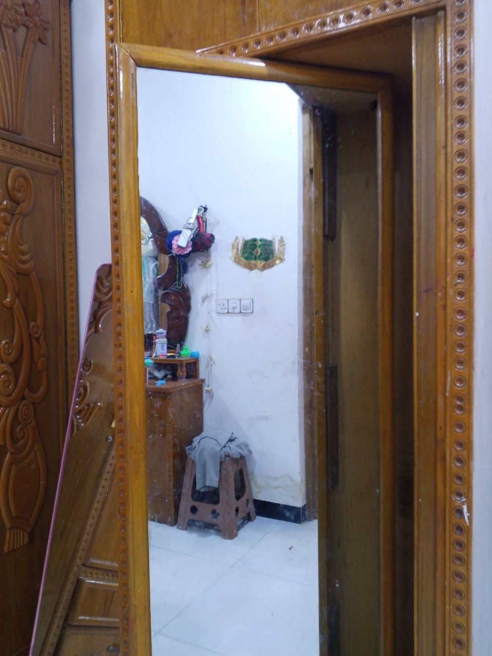 كنتور زاويه مرايه حطاطه  نضيف كلش للبيع ب٦٠بابوغريب الحصوه قريب على مدرسة لاحجرلاسود. ***********
