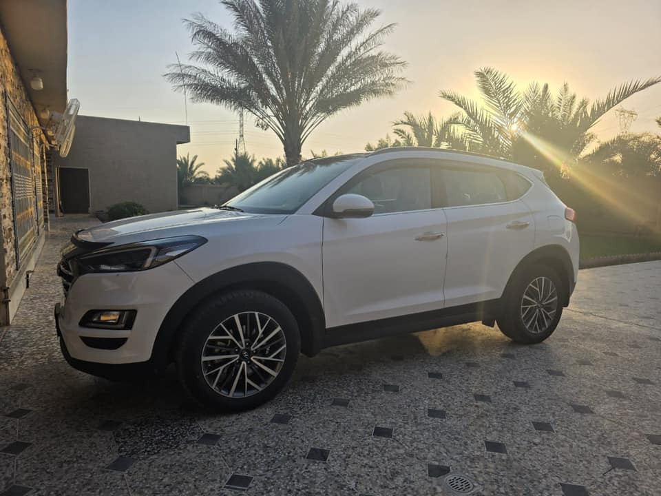 السلام عليكم 
توسان خليجي 
موديل 2020
مواصفات فول بانورما 
4 سلندر 2000cc
مكفولة من الحادث والتبديل 
رقم بغداد باسمي
المسافة المقطوعة 79،800
السعر اكتب رقم 1 
تواصل واتس اب ***********
بغداد- المدائن
