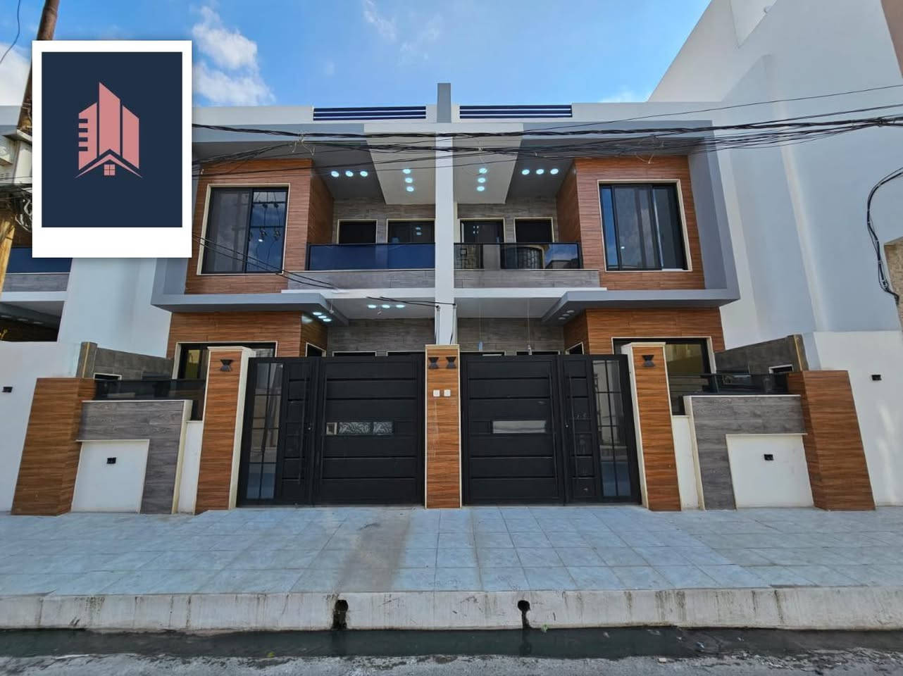 ⭐️ثلاث دور للبيع ⭐️حي الزهور ⭐️
          ثاني بيت عن شارع العجزة
⬅️️ مساحـة 130متر 

⬅️️الواجهة 7متر

⬅️ الإتجاه غروب 

⬅️شارع تبليط ١٢متر

⬅️️سند طابو ملك صرف 

⬅️️طابقين ٤غرف نوم

⬅️️البناء من الدرجة الممتازة 

⬅️الطابق الاول:
 غرفة نوم إستقبال مطبخ هول صحيات كراج مناور 

⬅️الطابق الثاني:
 ٣غرف نوم هول صحيات بلكونة 

تفاصيل اكثر يرجى مراجعة المكتب او الاتصال 
_____ 

           *********** 
                      🏠
           ***********
           
    ✅️ #للإعلان عن عقاراتكم لدى مكتبنا او تلقي طلباتكم ( بيع و شراء الدور و الاراضي و العقارات التجارية ) يرجى الاتصال على الارقام اعلاه او مراسلة صفحتنا او زيارة المكتب
