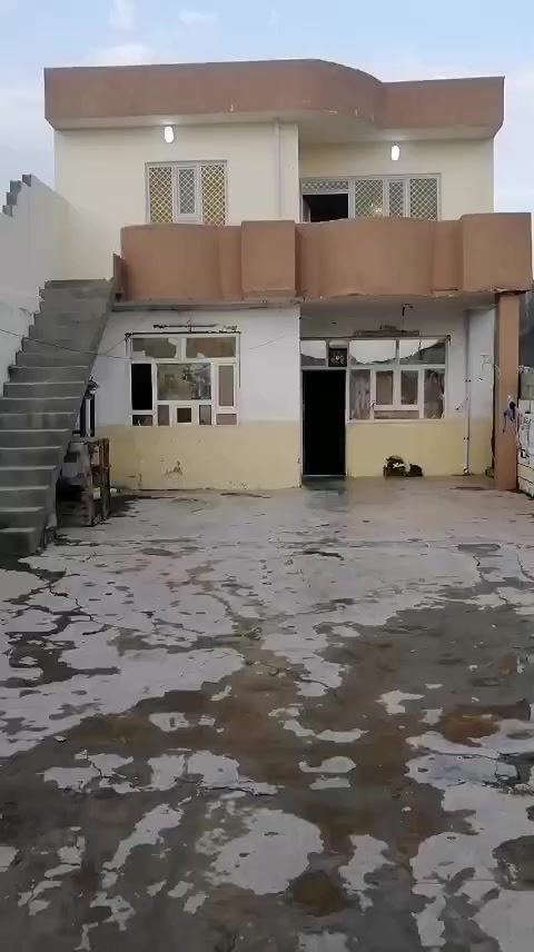 السلام عليكم بيت للبيع قاطعين يرهم مراوس منطقه علياوي مقابيل مدرسه حمورابي طريق عمل الشعبي وهذا رقم الهاتف تواصلوا***********ابو علي
