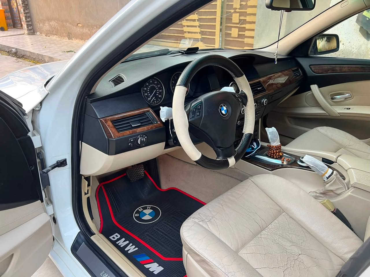 بي ام E60 موديل ٢٠٠٨ وارد امريكي مكينه 3.5 توين تيربو
ضررها جاملغ الامامي جهه العبري بدون دواخل 
جاهزه مكينه وكير وحداديه وتخم تاير وتبريد 
ماشيه ٨٨ الف 
رقم بغداد بأسمي 
مكانها ذي قار / قلعة سكر 
تفاصيل اكثر الاتصال ع الرقم 
***********

السعر ١٣٠ وبيها مجال

