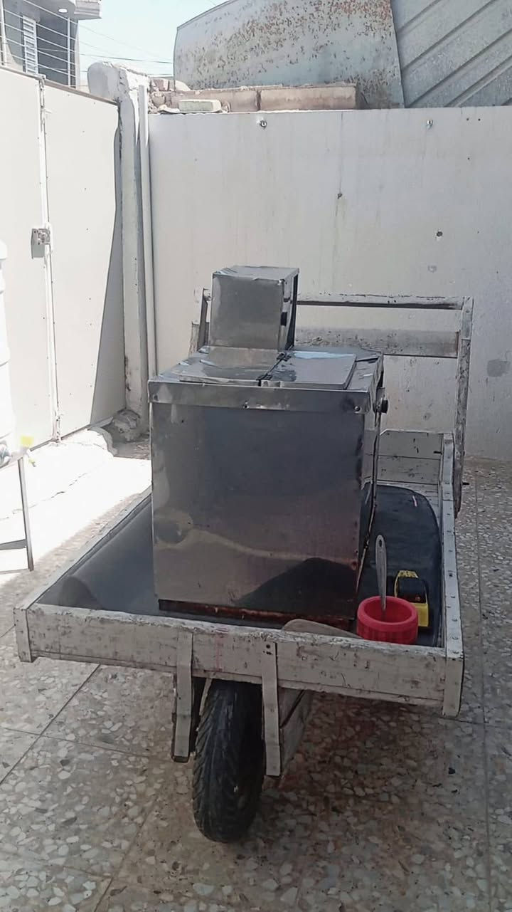 للبيع مكينه ازبري شغاله وجديد تجميد خير من الله السعر  600 وبيها مجال قليل مكان النجف الاشرف للاسفتسار  على رقم خابرني وخادم اني ***********
