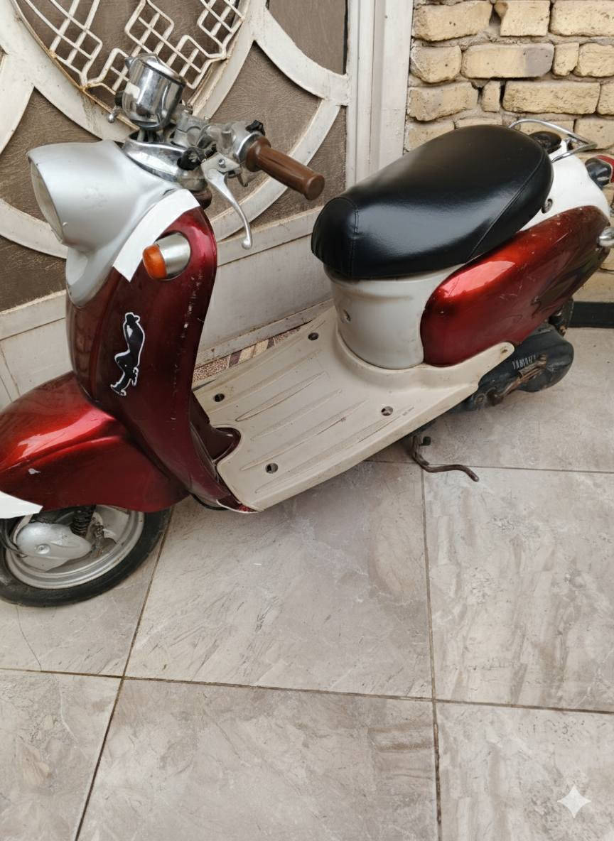 دراجه مصريه كلش نضيفه مكينه برغي ما مفتوح بيها سلف هندر كهربائيات كل شغال سعر 250 وبينه مجال عنوان ناصريه مركز ***********
