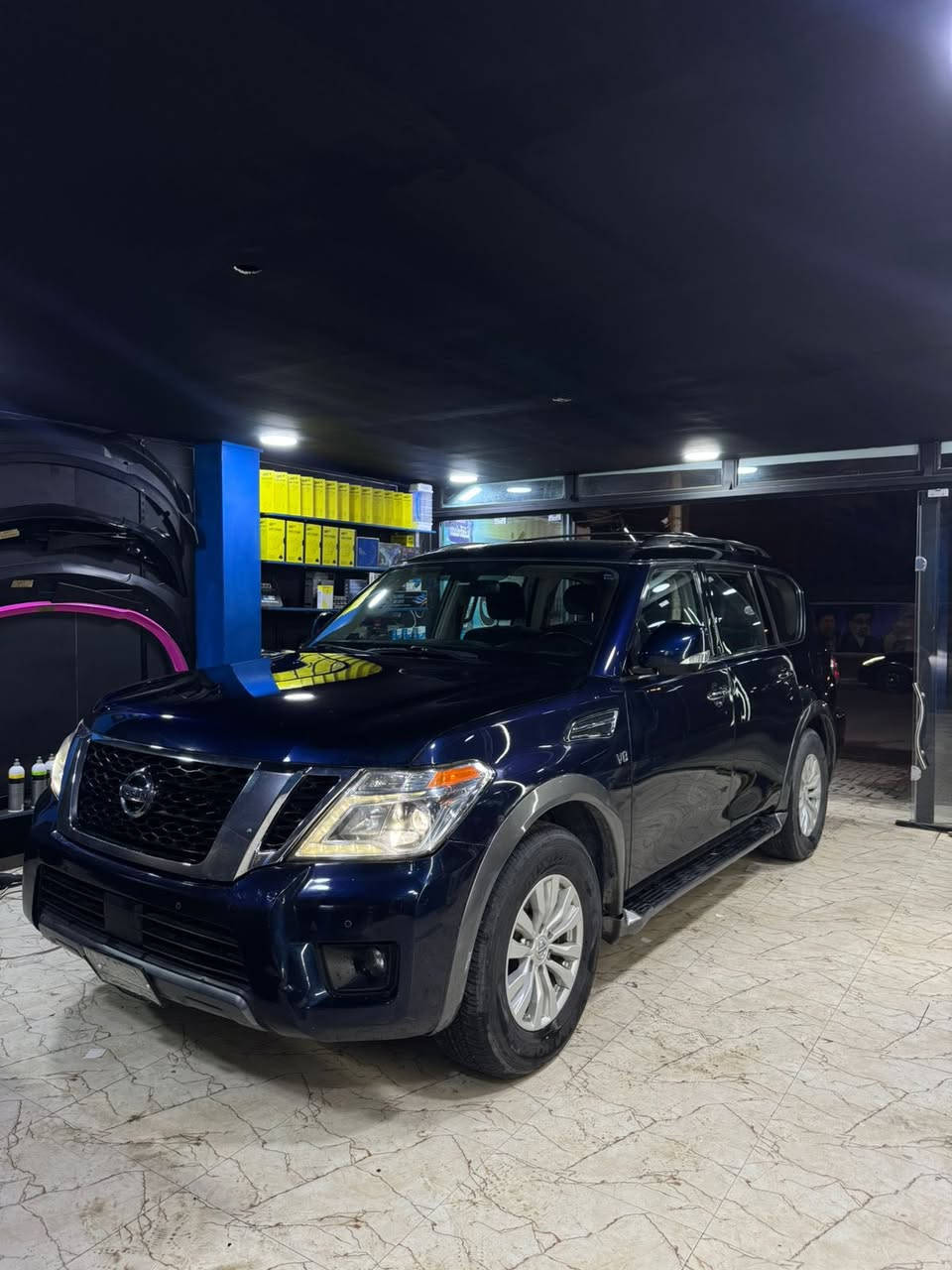 السلام عليكم 
نيسان ارمادا موديل19 للبيع او مراوس حسب القناعة
مواصفات السيارة/
 شاشة 
كامرا خلفية
حساسات امامي خلفي
تحكم جهتين
شاشة اعطال 
مرّي كهرباء
عدسة متحركة
حادثة السيارة / باب السايق مبدل ومصبوغ هو والجاملغ هنا بيها بارد بسسيط باب عكس السايق وتكحيل
سيارة جتي من امريكا ماشية 300 ميل وحالياً 87 الف 
سيارة على ايدي من سنتها لحد اليوم مكينة وكير بلادي كهربائيات بلادي ما ملعوب بيها ولا مفتوح بيها برغي السيارة كلها 
رقم بغداد باسمي
سعر 290 ورقة وبيها مجال 
للاستفسار الاتصال على الرقم 
 *********** واتس اب 
 *********** خط + واتس اب
