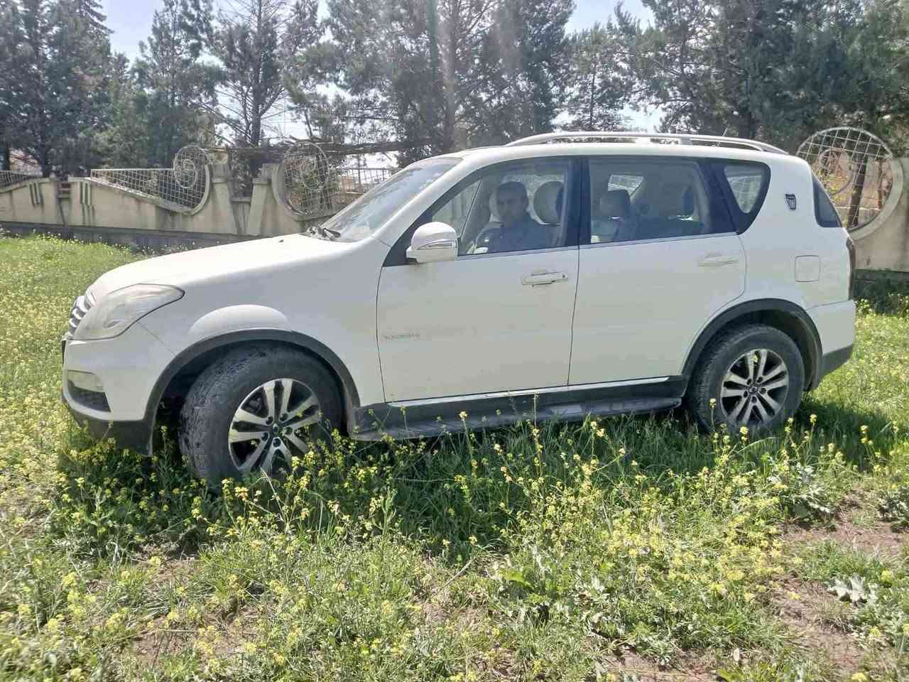 سەنگیۆنگrexton مۆدیل 2014 گێرومەکیەنە بەشەرت و بیلادی سەقف سلاید چوار تایەیی تازەی لەژێرە دوو پارجە سبوغی هەیە لای سەکن کەمێکی گرتوە سەنەی تا 2028تازەیەسەیارەکە تابڵێی چوانە بێکشەیە 
بۆپەیوەندی
*********** السليمانية, العراق
