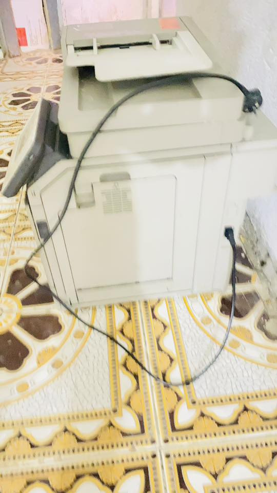 السلام عليكم
طابعة كانون c250i ليزرية شغاله الخلل بالالوان مو واضحة 
السعر 225 وبيها مجال 

للبيع مكانها الناصرية مركز للتواصل واتساب ***********
