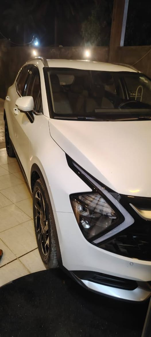 السلام عليكم سبورتج 2025
السياره نضيفه اخت الزيرو محرك ٢٠٠٠
السيارة فول موصفات عده الفتحه  فول تحكم اشاير بل مري  نقطه عمياء صندوق كهربائي  رقمه أربيل بسمي تحويل مباشر  السياره بيه رصعه بل جنطه ورصعه بل تكمه ما مبينات عنوان بغداد المشاهده ***********
