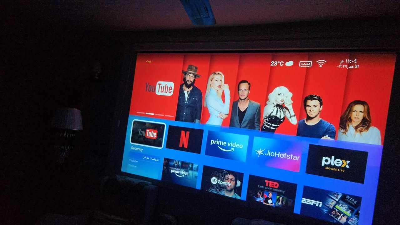 من نوع Tripsky T8. 
دقة الصورة: يدعم دقة 4K وعرض بدقة FHD.
لومنز 25000
ذاكره 16 
المميزات الذكية: يعمل بنظام أندرويد ويحتوي على تقنية التركيز التلقائي وتصحيح انحراف الصورة (Auto Keystone).
الاتصال: يدعم الاتصال اللاسلكي السريع Wi-Fi 6.
سوق بلي يوتيوب الوان مشبعه
للحجر واتس اب
***********
