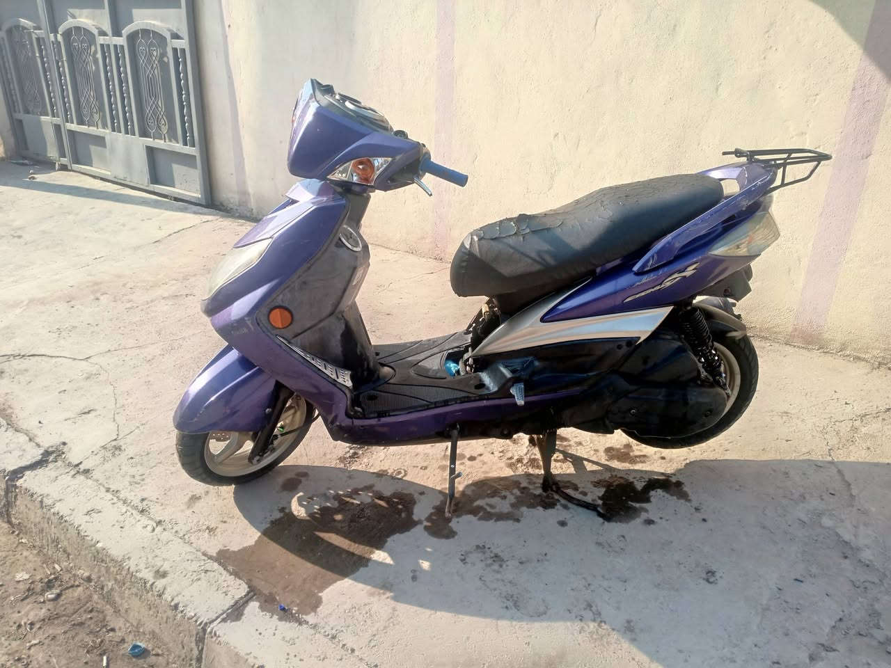 السلام عليكم 
سكنس فحل نوزل طلاعات
مكينه بلاديه مفتوحه بس ناعمه 
شلعه ومعدل فول 
بيه كلج خلفي رياضي 
كهربائيات كامله نكره سلف 
٥٥٠ وبيه مجال لشراي 
***********
