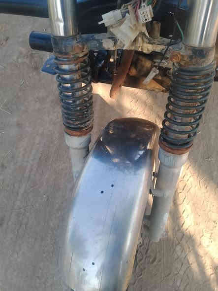 سلام عليكم ستوته لبيع 2014 رقم ابيض وسنويه. ركبه بيه لحيم قليل  ومحركه بيه بخار بدون تنقيص ستوته نفس ما واضحه بل صوره سعره 650وبيه مجال قليل  مكاني  بابل مسيب ***********
