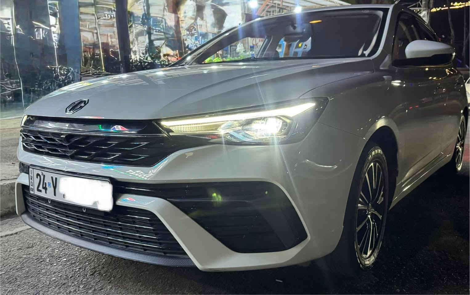 MG5 بلاص 2025
***********
سياره كلين بدون دعم و بدون سبخ
بدون ملاحظه
سياره ماشيه فقط ٥ الف كيلو مه تر
ضمان شريكه
بصمه
حساس خلفي
ويل كروم
لايتات زينون 
بريك بصمه
داخل كريمي
كيرو محرك تحويل و غرامات شرط
تبريد مركزي
شاشه كبير
اوتو هولد
مكان سياره دهوك سعر ١١٨ مجال
