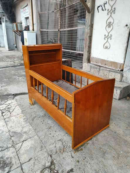 تخت طفل نظيف جدا شغل ثقيل السعر ٦٥
الرفاعي قرب نفق الصحة
***********
