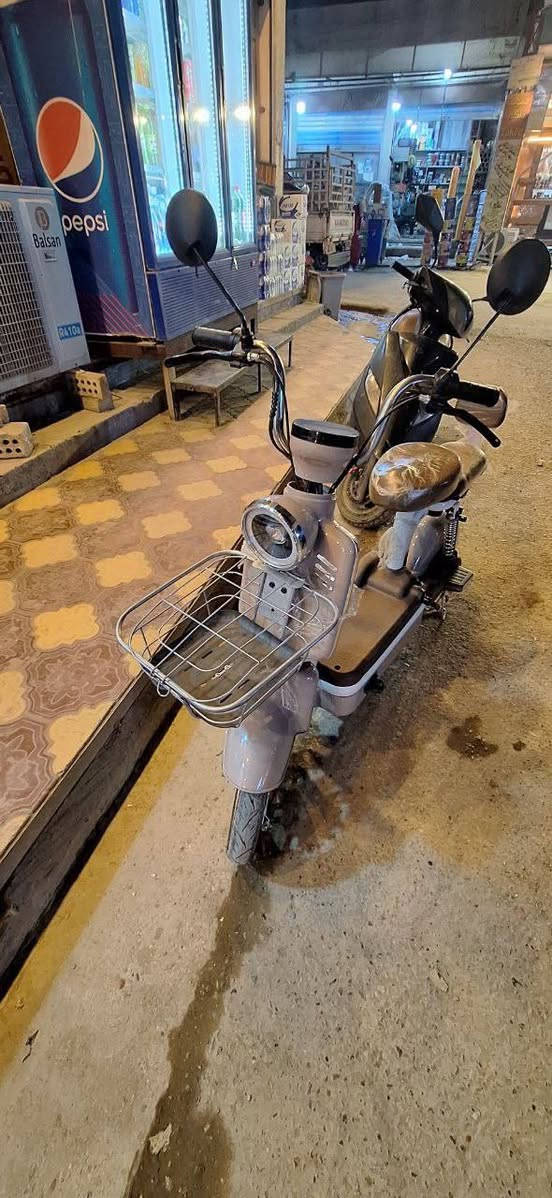 السلام عليك
- دراجه 🛵 شحن للبيع جديده💯
- السعر 450 وبيه مجال بيه 
ـ العنوان :بغداد الخطيب الزراعي قريب على جسر الدولعي
الشراي يدك ***********
