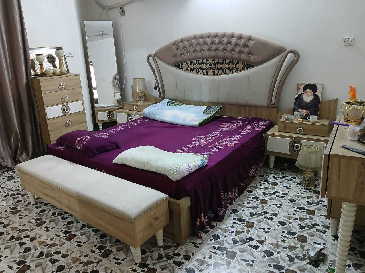 سلام عليكم غرفة تركية للبيع الاستفسار خاص او الاتصال ***********
