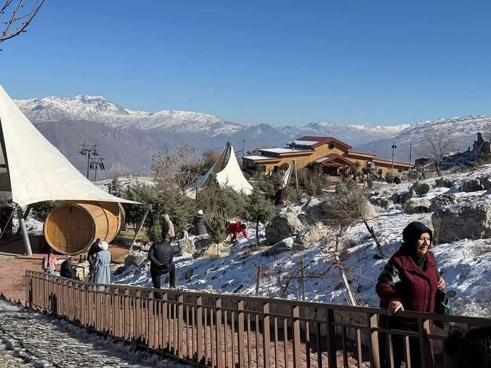 احجز من الان على رحلات راس السنه 2026🎅🎄
       ☃️ الانطلاق يوم الاربعاء 12/31 الرحلات
❄️🎄برنامج رأس السنة2026🎄سنة خير وسعادة☃️
1️⃣ دهوك جبل كاره وداخل النفر (10) الف 🧑‍🎄🧑‍🎄
2️⃣اربيل جبل كورك ومصايف النفر (10الف)🧑‍🎄🧑‍🎄
3️⃣اربيل داخل يوم واحد نفر (10) الف🧑‍🎄🧑‍🎄
4️⃣دهوك مبيت يومين نفر (35الف)مبيت فطار صباحي
5️⃣اربيل مبيت يومين نفر (35) الف مبيت فطار صباحي
 6️⃣ سليمانيه 3 ايام 65 الف
 🔴حافله خاصه للعوائل 
 🔴 حافله خاصه لشباب 

  ☃️ الانطلاق يوم 12/31 جميع الرحلات
تكدر تحجز عل طريق الواتساب مراسله الصفحه
            كل 10 اشخاص واحد مجانا  

#_برنامج (1) دهوك_جبل_كاره_الثلجي داخل نفر 10 الف

(قمه جبل كاره الثلجي _دهوك مول _ مطعم _ مدينه العاب دريم ستي _ حديقه الحيوانات _ فاملي مول كارفور)
الانطلاق يوم الاربعاء 31/12 الرجوع بعد حضور الاحتفال....

برنامج الثاني اربيل جبل كورك مصايف نفر10 الف
(جبل كورك_او حاج عمران_مطعم_ شنكل بانه- مصيف بيخال _ كراند ماجدي مول) 🎄مع حضور الاحتفال🎄

البرنامج الثالث تسوق داخل اربيل 🧑‍🎄🧑‍🎄
🎄(سوق القلعه _ مجدي مول _قاعه تزلج _مطعم _بارك شاندر _ مدينه العاب ماجدي لاند _كراند مول)
🎄مع حضور الاحتفال🎄

البرنامج الرابع 
دهوك مبيت يوم ليله سعر النفر (35)الف 🧑‍🎄
تشمل النقل والفندق والفطور الصباحي
( جبل كاره الثلجي _استراحه مطعم _سد دهوك _مدينه العاب دريم ستي_حديقه الحيوانات _جبل زاوه اختياري _فاملي مول _وحظور    احتفالات راس السنه 2025)
اليوم الثاني 
الى زاخو. مصيف برخ_ مصيف دشتتاخ- مصيف شرانش
جسر العباسي - كورنيش زاخو  - سوق زاخو الاثري
بعد رجوع 

البرنامج الخامس🧑‍🎄
ليوم الاول 
‏(سوق القلعة _قاعة التزلج _ ماجدي مول _ مطعم 
مجدي لاند مدينة اللعاب - كراند مجدي مول حضور الاحتفال 
اليوم ثاني
جبل كورك او حاج عمران الثلجي / مطعم / شنكل بانه
سوق شقلاوه 

عـنوان التـجمع الكـائن :
📍الموصل الجانب الايمن يم مجسر الجديده
 الموصل حي النور يم مشويات يونس العمر / 
بالجامعه يم نفق مقابل مطعم طماطه 
🟡➖➖➖➖➖®️➖➖➖➖➖🟡
     المعلومات المطلوبه للحجز/ الأطفال مجانا 
١_ الاسم الرباعي 
٢_أسم الأم 
٣_المواليد  

اهلا وسهلا تنورنا بكل وقت
للحجز اتصل *********** واتساب.  انستا 86rk8
 ***********
‭٠٧٧٣ ٥٤٧ ٥٧٦١‬
مراسله الصفحه
شركة رحلات الموصل لسياحه السفر
