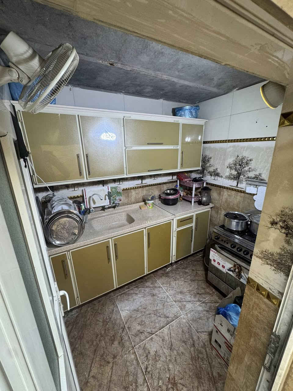 السلام عليكم ورحمة الله وبركاته
نصف قطعة للبيع مساحة (72 متر) 4✖️18
بغداد مدينة الصدر قطاع (60) حي الأكراد
يقع بالفرع العريض قريب على شارع الرضوي وسوق الرضوي مقابل جميلة الثانية
الطابق الأرضي مسلح والطابق الثاني الغرفة عكادة  

للأستفسار الأتصال على الرقم 

‭0787 584 4003‬
