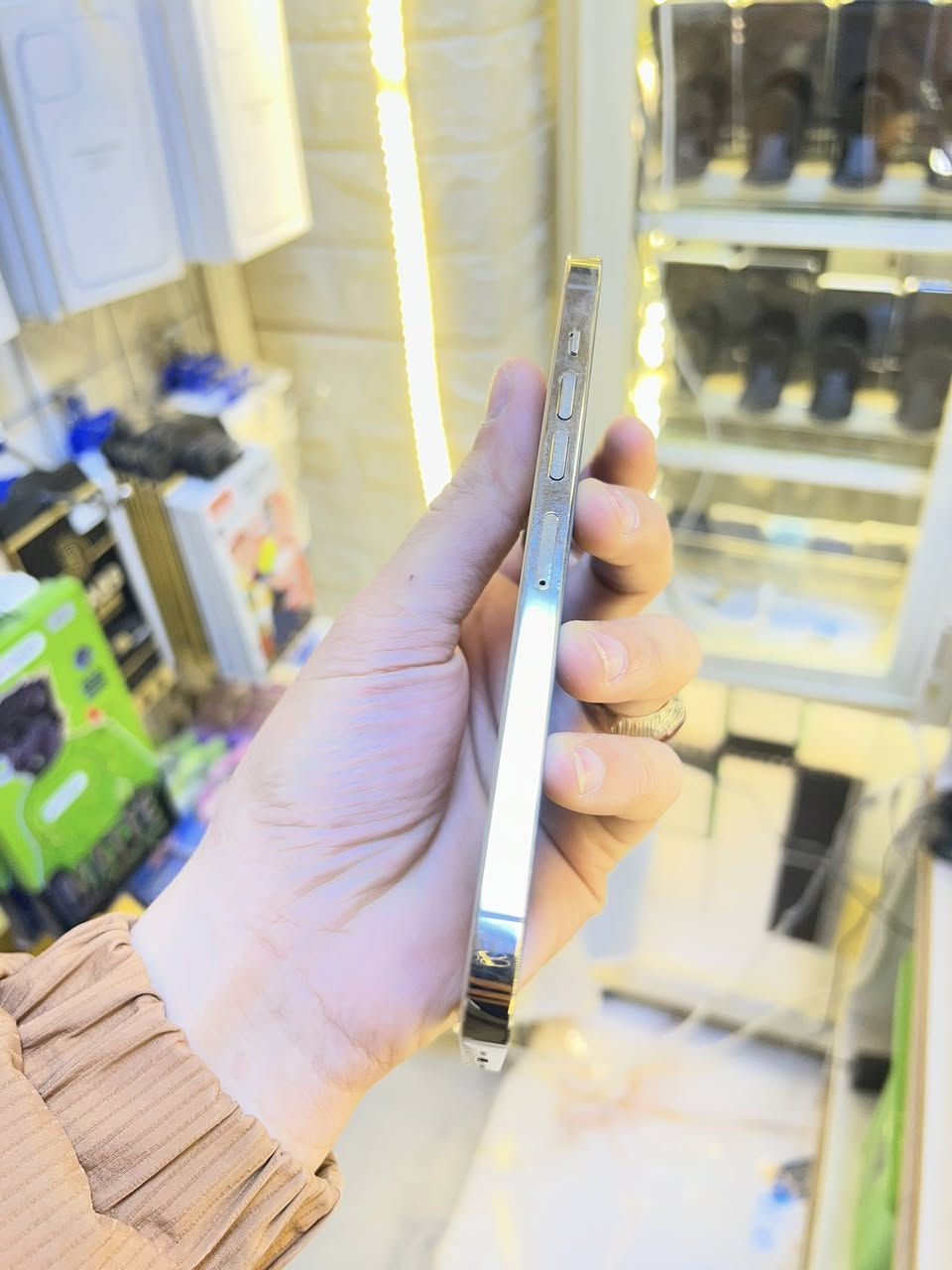 خط بلشاشه فقط ❌
13pro max 

ذاكره 256

بطاريه 🔋93

نضافه فول جهاز حلو 

سعره /380الف
***********
