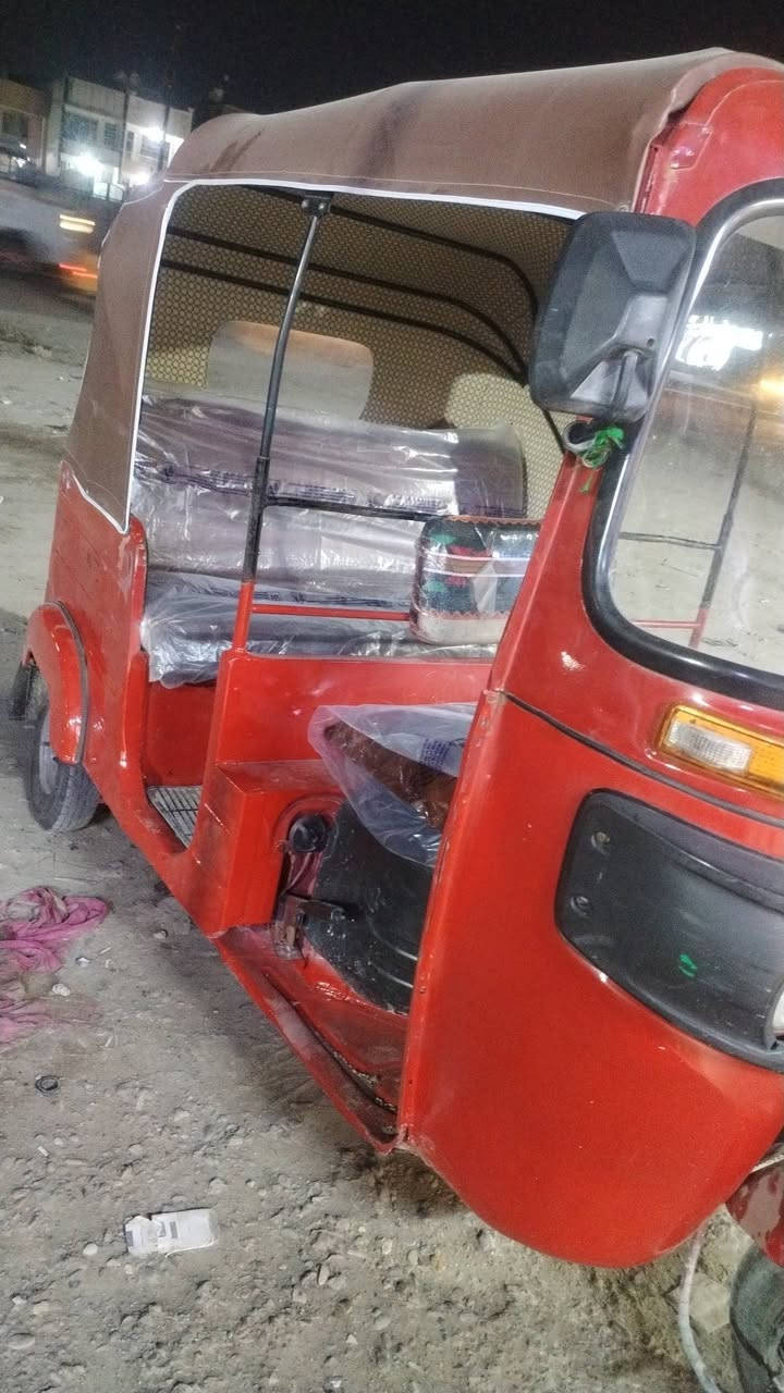 البيع مديل   ١٨ رقم نكليزي شهر ١٢ تكتك جاهزه كبل الشارع مكان بغداد حي نصر *********** تحويل ثاني يوم
