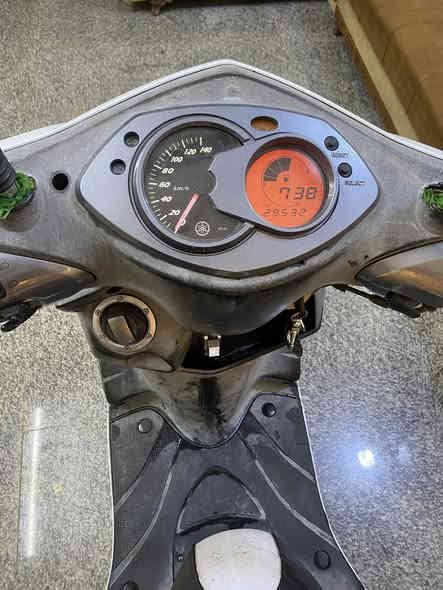 سلام عليكم دراجه للبيع سكنس فحل ياباني نوزل خطين قبق نفخ استان كهربائي ماشيه ٢٩ الف دراجه جديده صارلهه ٦ اشهر نازله من الرنبه بعده بحاله الوكاله السعر مليون ١٥٠ او بيهه مجال للطيبين مكان بغداد الدوره الاتصال ***********متوفر واتساب عل فيس ما متواجد
