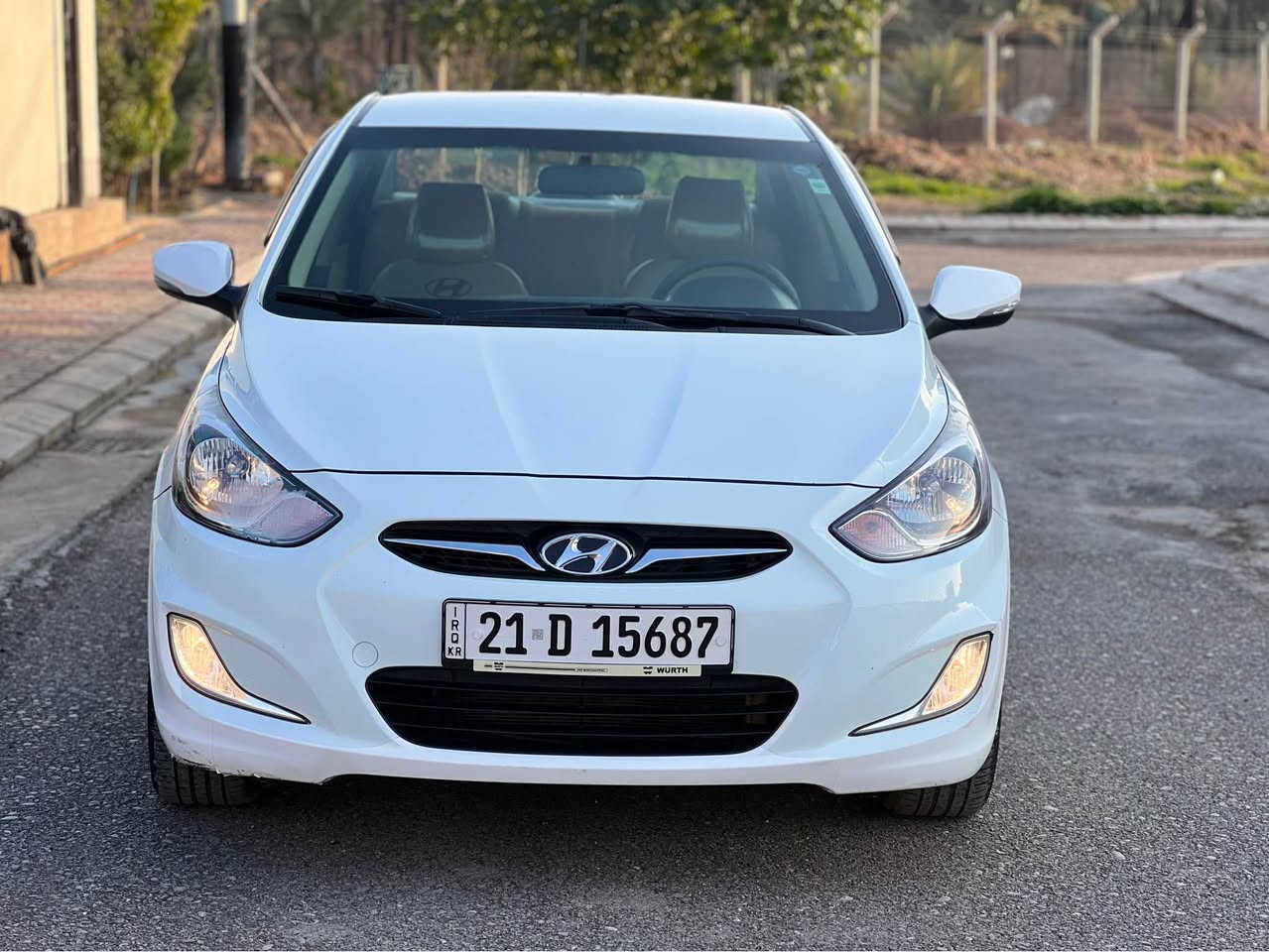 سلام عليكم 
هونداي اكسنت 
موديل 2013 خليجي
محرك 1.6 المرغوب بشرط ما مفتوح لا صوت ولا بخار 
داخل بيجي 
ويل كب 
تحكمات وشاشه ايبات 
ماشيه 91 الف كيلو 
عليه ادامه كامله 
السياره / بيه مكانين بارد ومكان كارت 
السعر : 103.$ورقه وبيه مجال 
مكاني // ديالى -خانقين 
للستفسار //‭0771 813 1403‬ خناقين, ديالى
