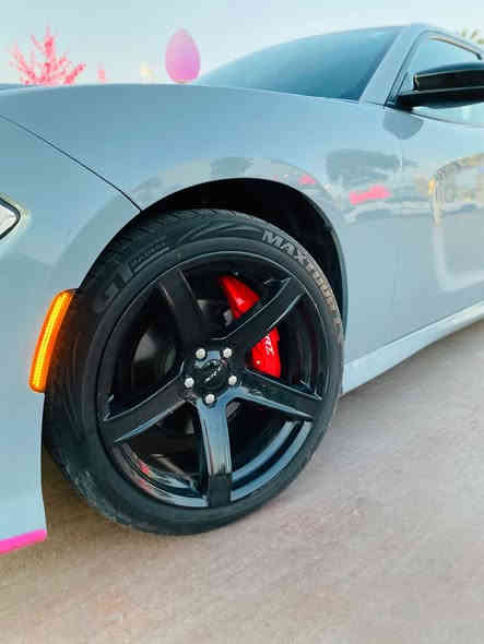 السلام عليكم دوج جارجر بلاك توب 
موديل 2022
لون سموك 
ماشيه 44
فتحه
بصمه 
حساسات  
مري اسود بلاك توب 
كشنات مخمل 
محدث SRT القطع القديمه مضمومات مغلفهن بدون صبغ بعدهن جدد
صوره الحادث موجوده
سياره بدووووون ايرباك 👾👾
☎️☎️ *********** 
السياره بعد احله من الصور ترايها مال زيرو
بغداد رقم نكليزي جديد
مكان السياره بغداد
