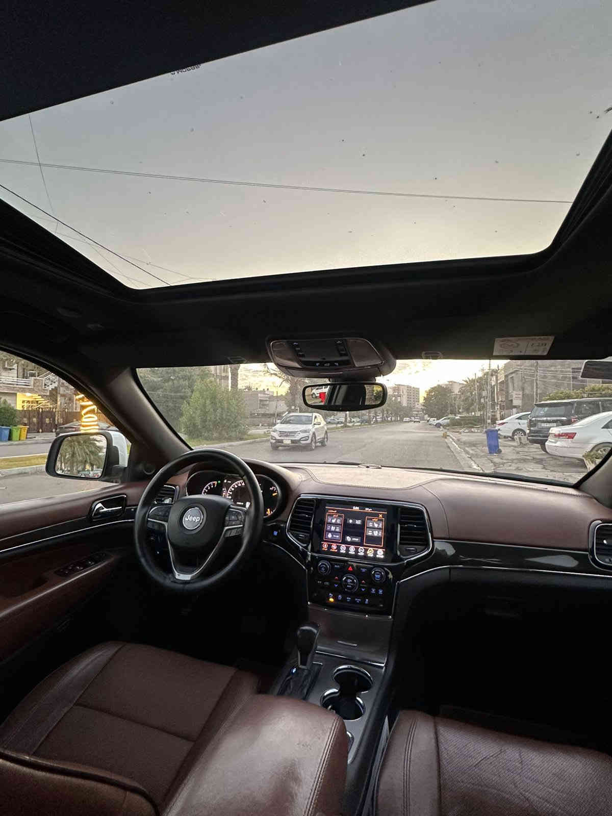 السلام عليكم للبيع جيب 2020 خليجي اوفرلاند 
مكفوله من الصبغ والتبديل والكير والمحرك 

فقط بارد بيها مكانات ٢ كل واحد اقل الشبر وشرط ما مبين ابد 

ماشيه  ٤٥ الف 

رقم بغداد بأسمي سنويه جديده هزه جديده

فوووول مواصفات ١/١  جكات 

(بانوراما،بصمه،جلد ،شاشات خلفيه ،جكات ،جنطه كهرباء،توقف ذاتي،تشغيل عن بعد ،ماوس انظمه قياده ،فور ويل ،مقاعد تدفئه ،مقاعد ميموري خزن )

السياره جاهزه وكلشي مناقصها

السعر 310 💵💵 وبيها مجال بسيط 

للاتصال ***********
