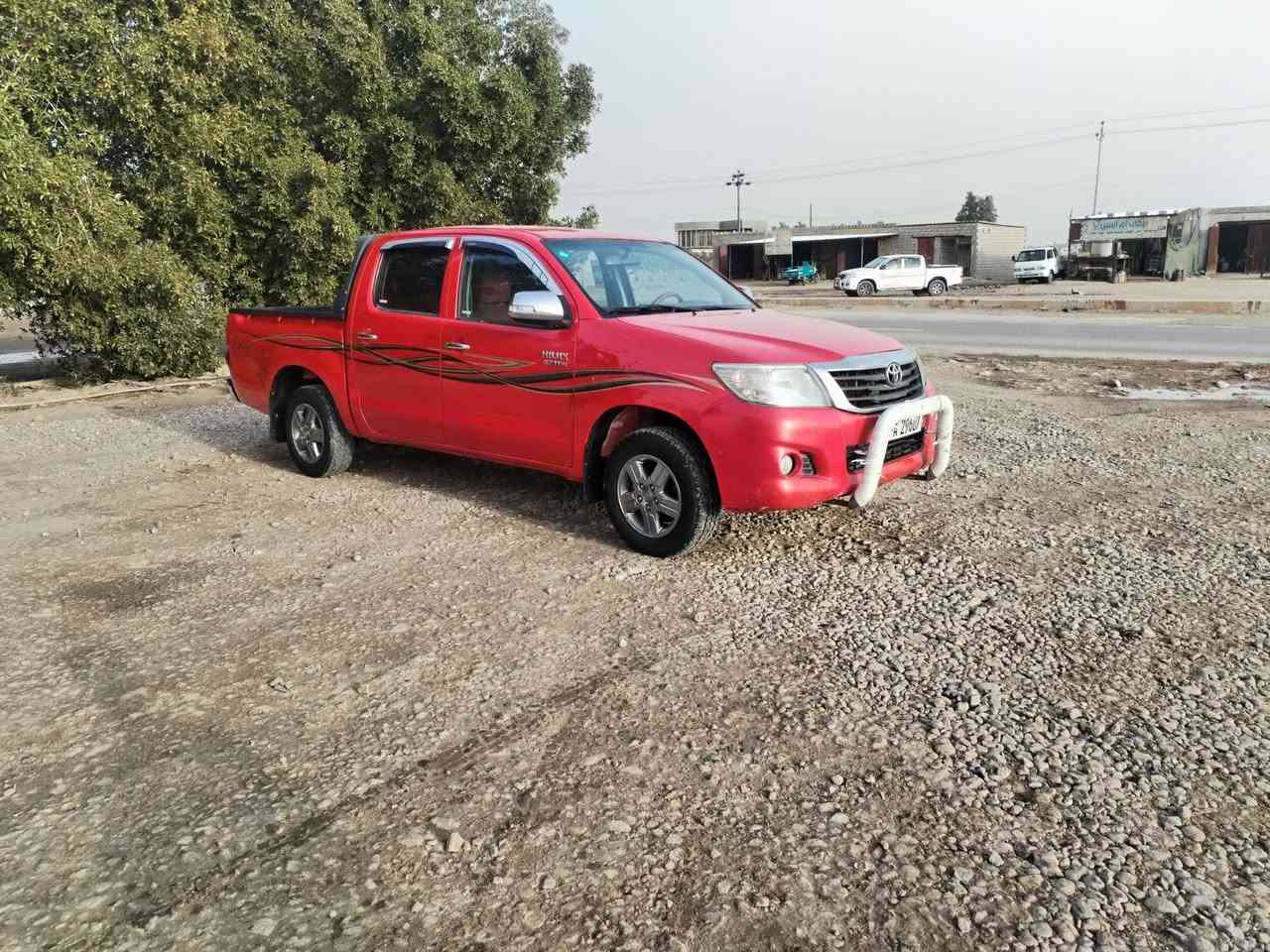 السلام عليكم 
تيوتا هايلوكس
موديل 2015 
السعر 178. وبيها مجال 
***********
