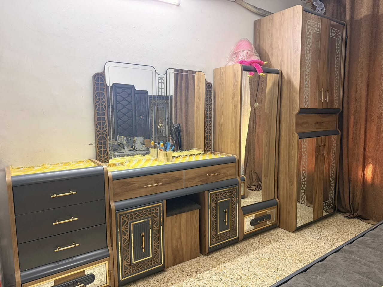 غرفه تركيه البيع 11 قطعه وجديده السعر 1750 وبيها مجال حك الجيه الرقم *********** ابو احمد

